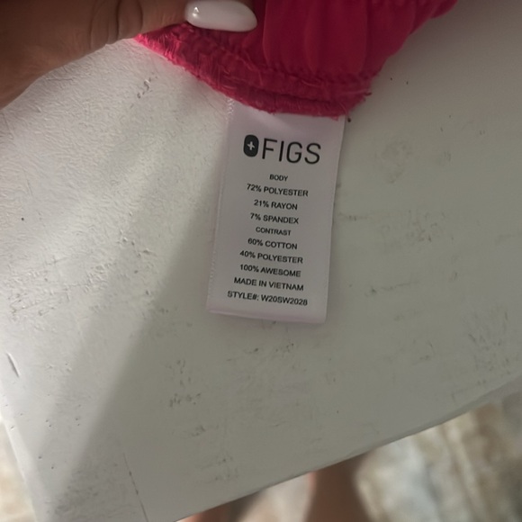 Figs hot pink scrub pants - Picture 2 of 3